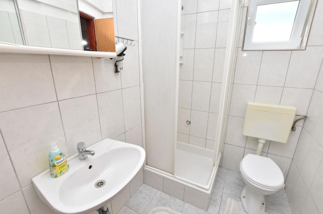 פרימוסטן Apartments And Room Kiko מראה חיצוני תמונה