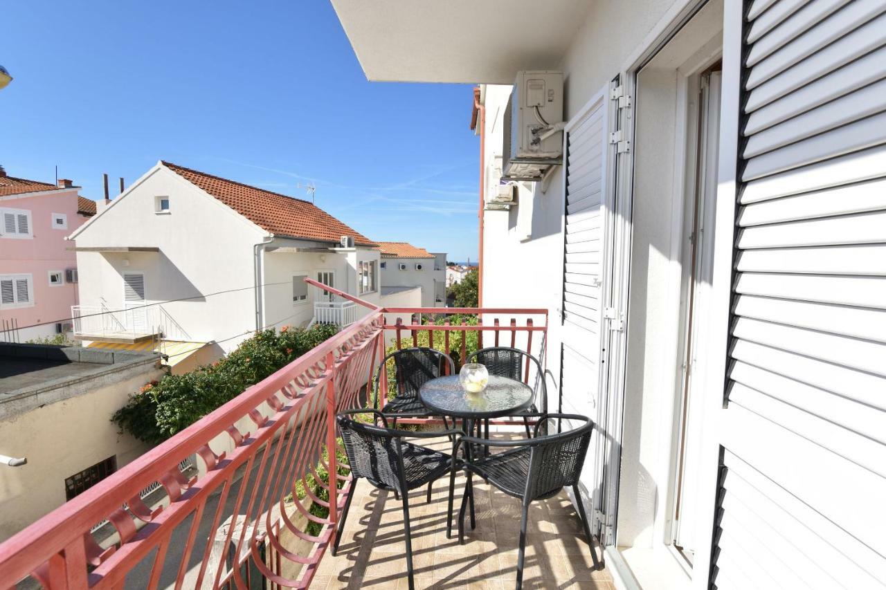 פרימוסטן Apartments And Room Kiko מראה חיצוני תמונה