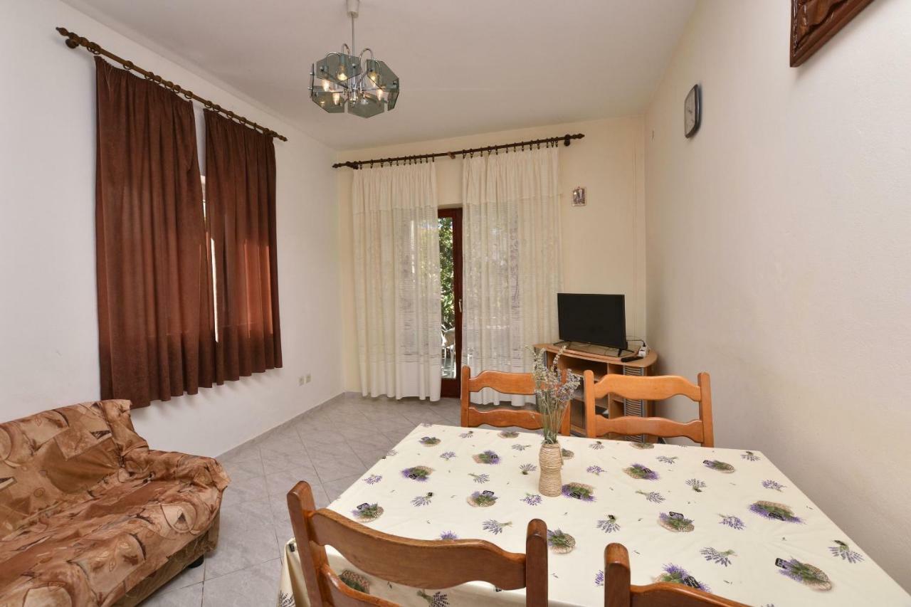 פרימוסטן Apartments And Room Kiko מראה חיצוני תמונה