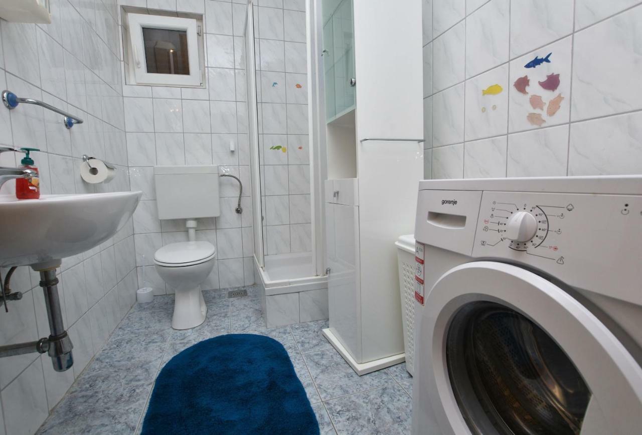 פרימוסטן Apartments And Room Kiko מראה חיצוני תמונה