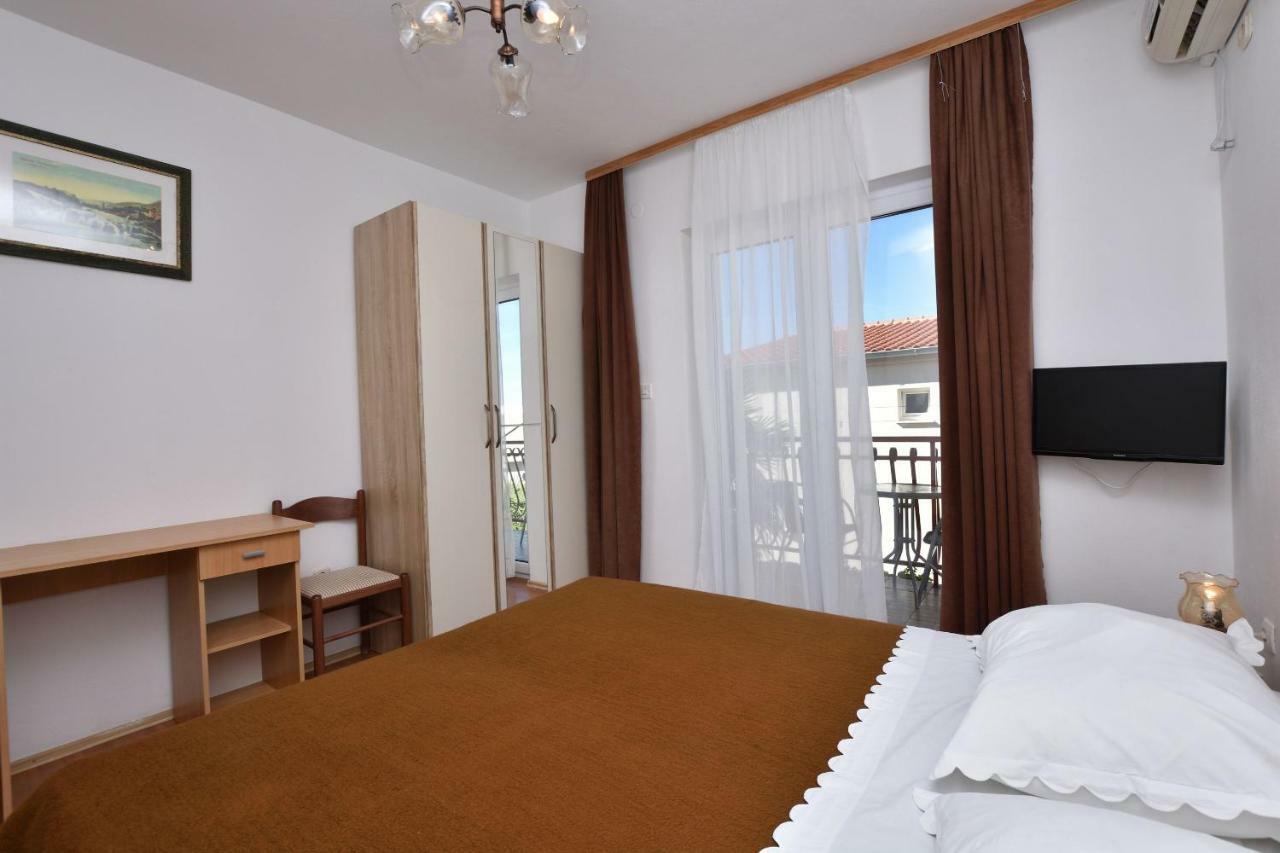 פרימוסטן Apartments And Room Kiko מראה חיצוני תמונה